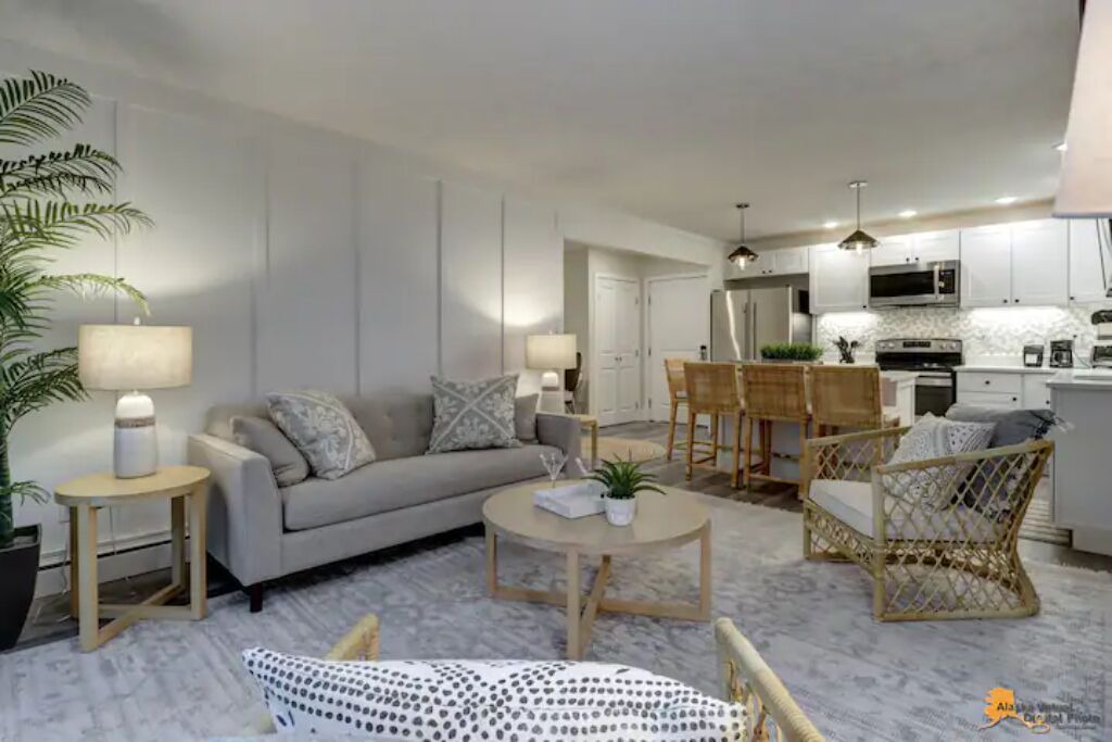 Photo of Livingroom in Midtown Anchorage