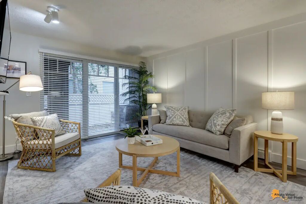 Photo of Livingroom in Midtown Anchorage