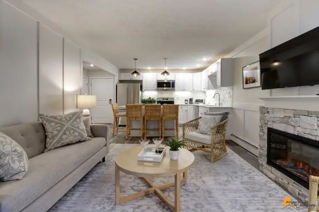 Photo of Livingroom in Midtown Anchorage