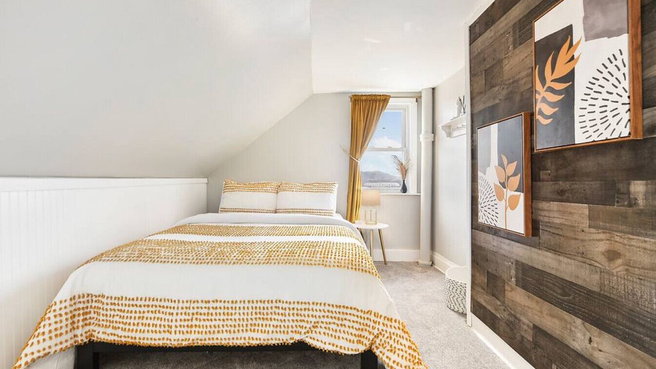 Photo of Bedroom in Lawrenceville