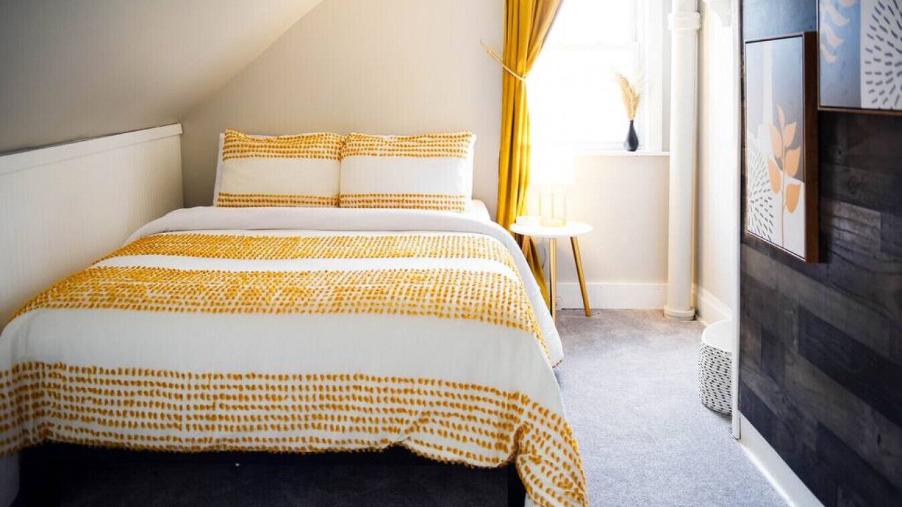 Photo of Bedroom in Lawrenceville