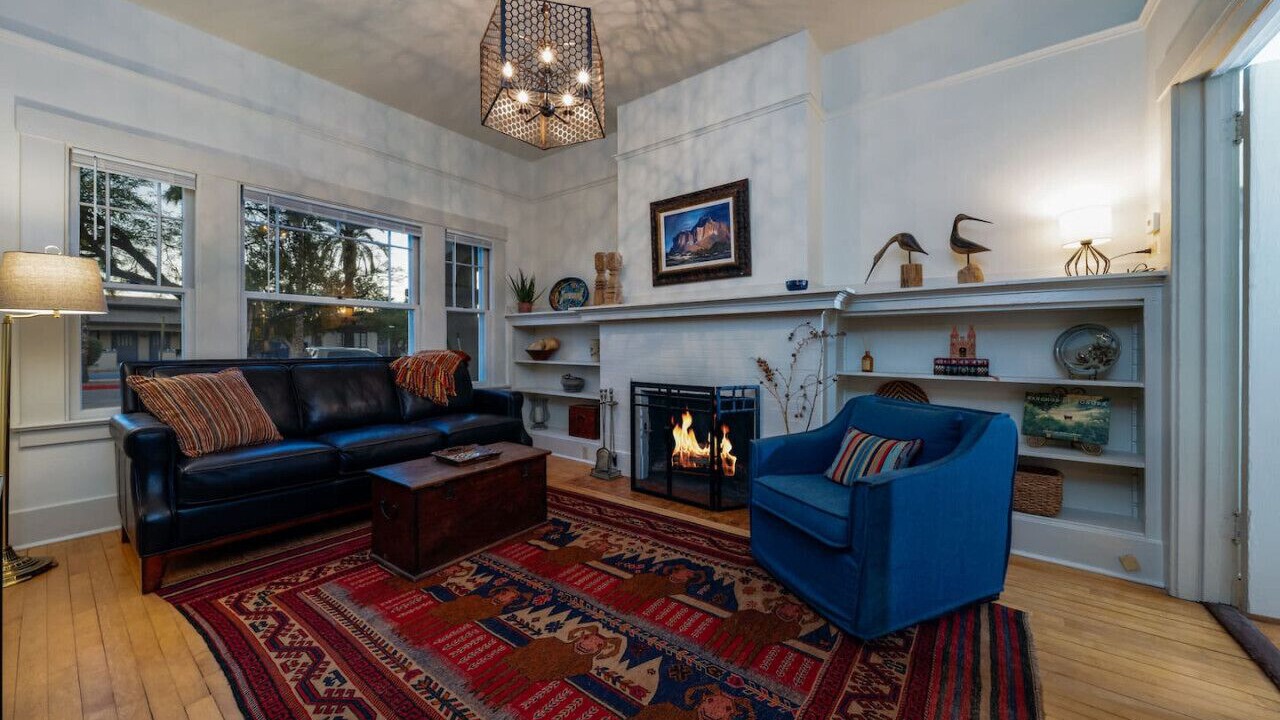 Photo of Livingroom in West University