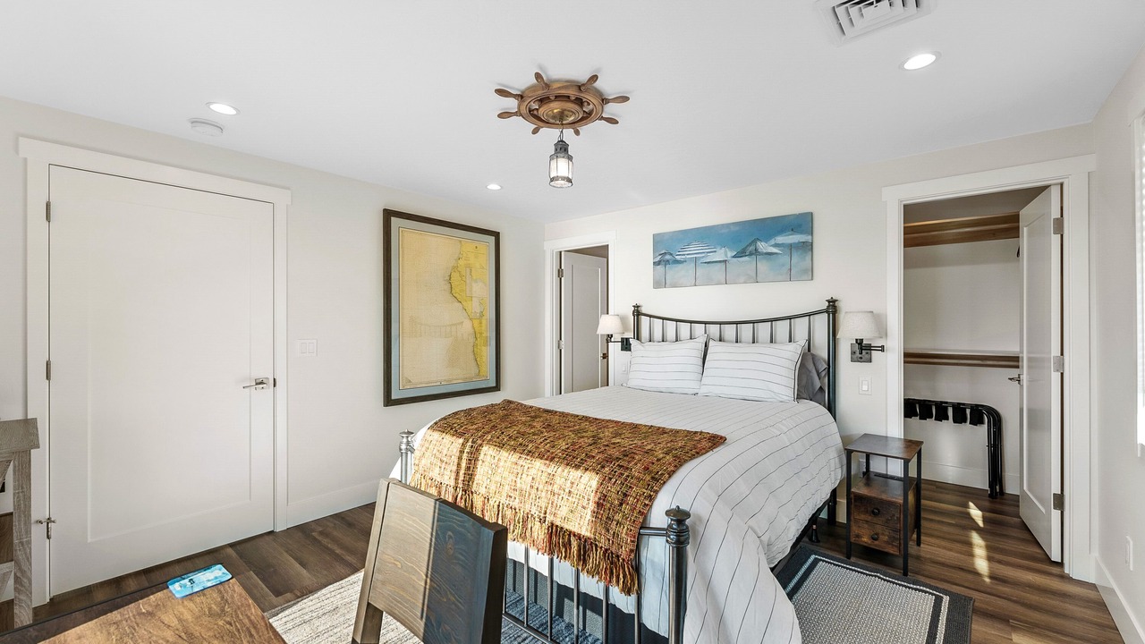 Photo of Bedroom in Harbor
