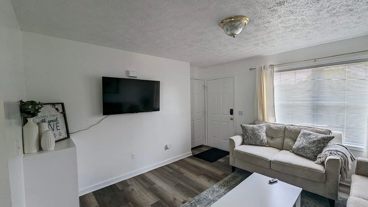 Photo of Livingroom in Blacksburg