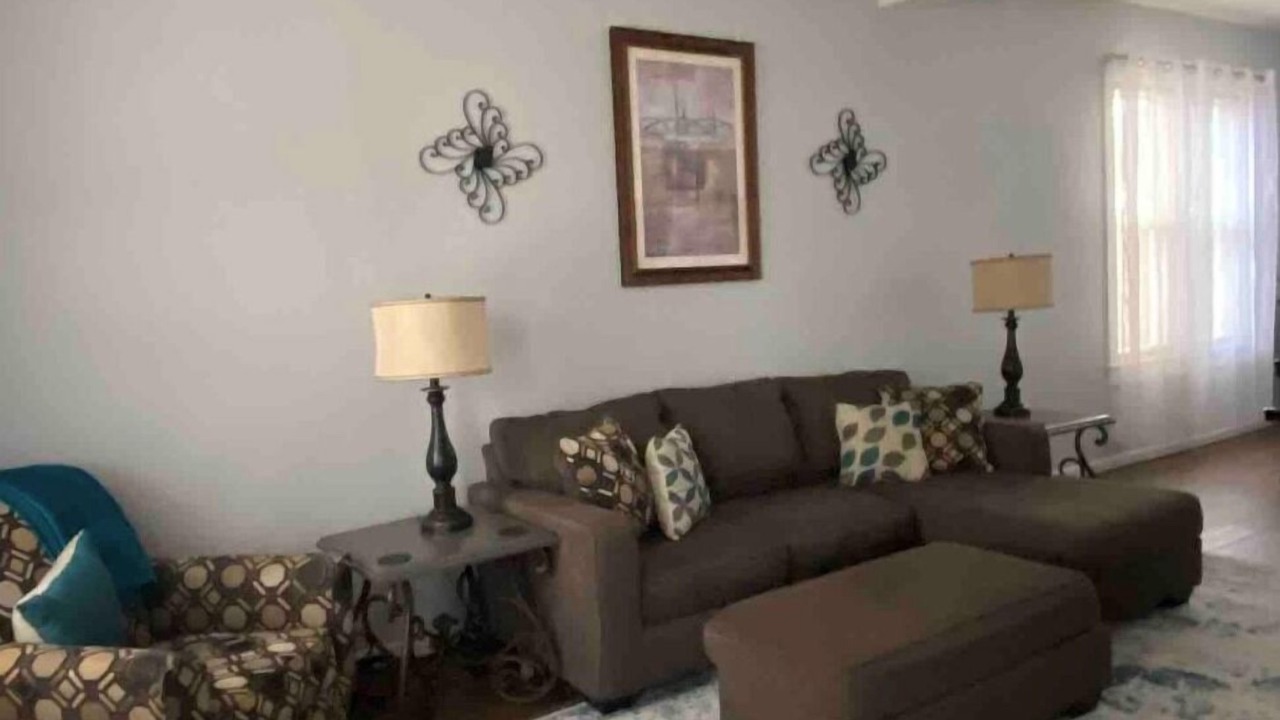 Photo of Livingroom in Alton