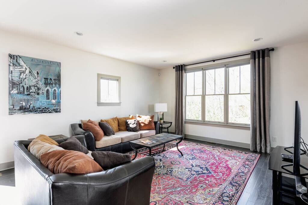 Photo of Livingroom in Shelby Hills