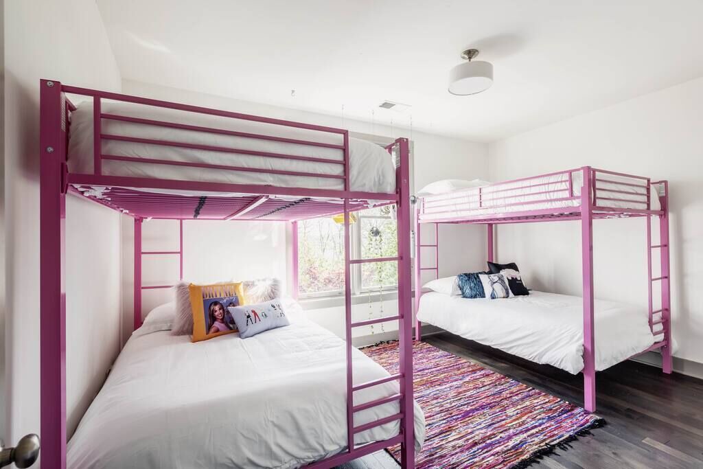 Photo of Bedroom in Shelby Hills