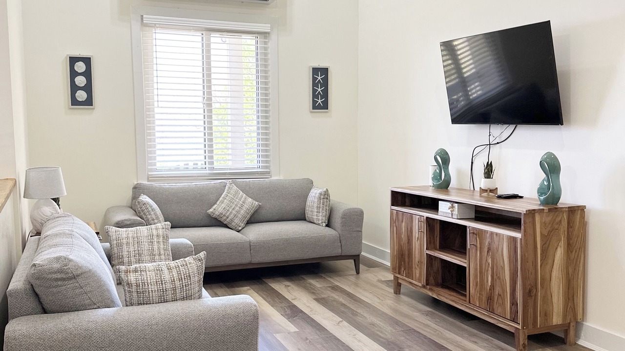 Photo of Livingroom in Dixon Cove