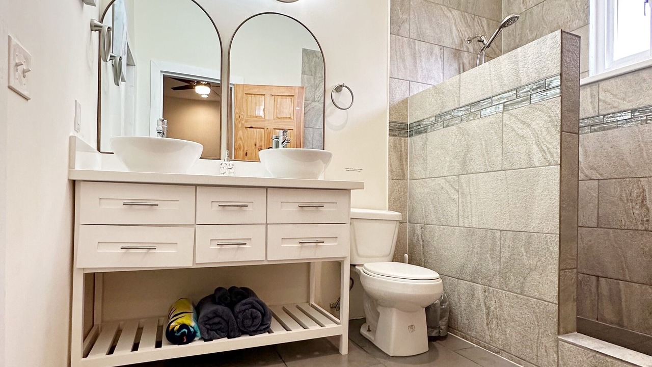 Photo of Bathroom in Dixon Cove
