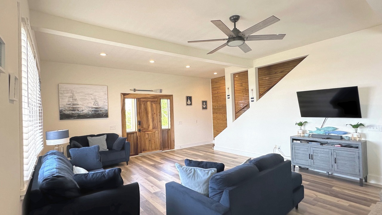 Photo of Livingroom in Dixon Cove