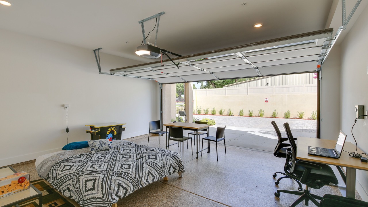 Photo of Bedroom in Paramount