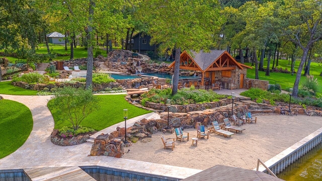 Photo of Others in Enchanted Oaks