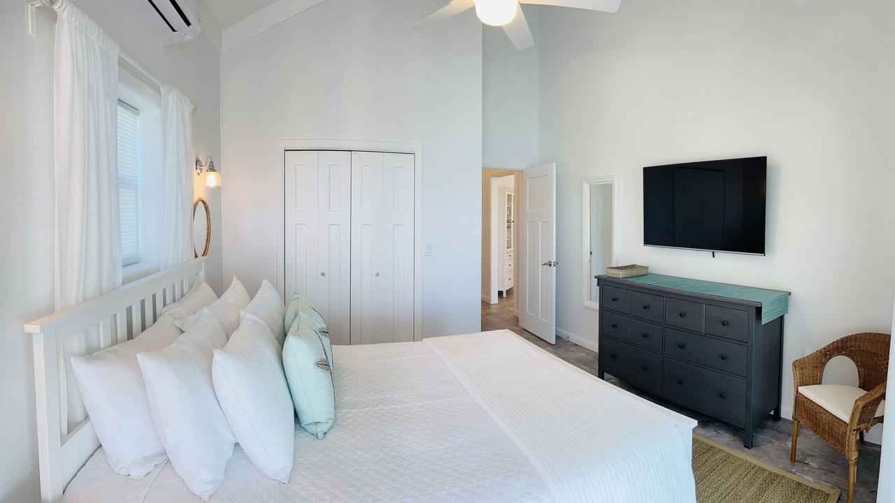 Photo of Bedroom in Lubbers Quarters Cay