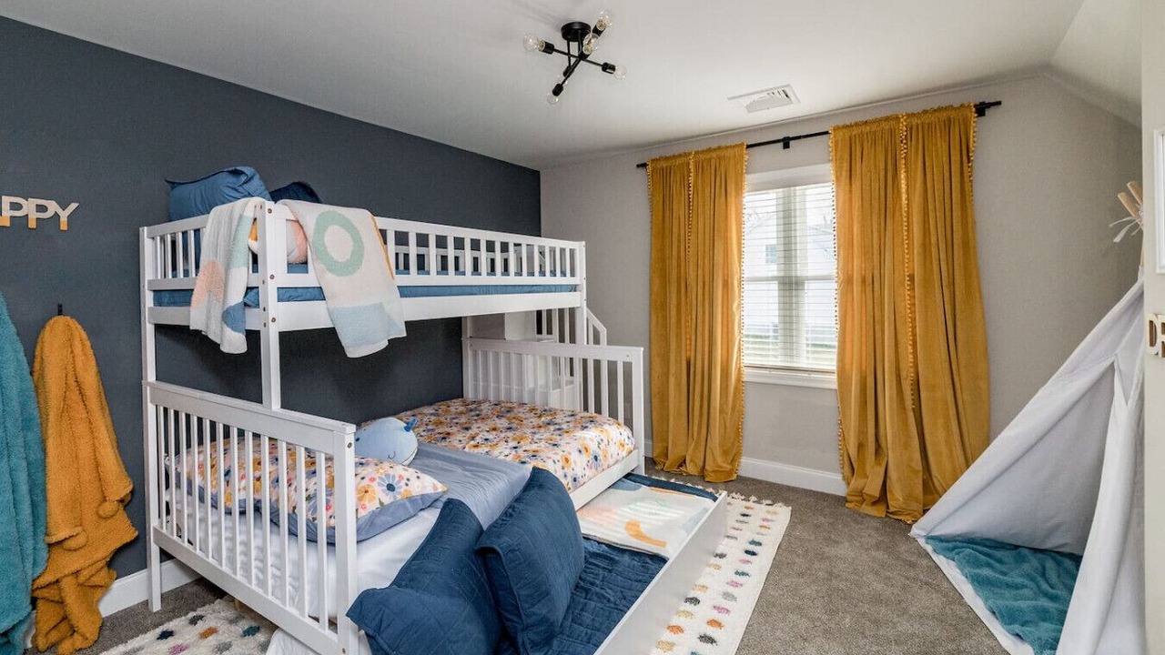 Photo of Bedroom in Madison Heights