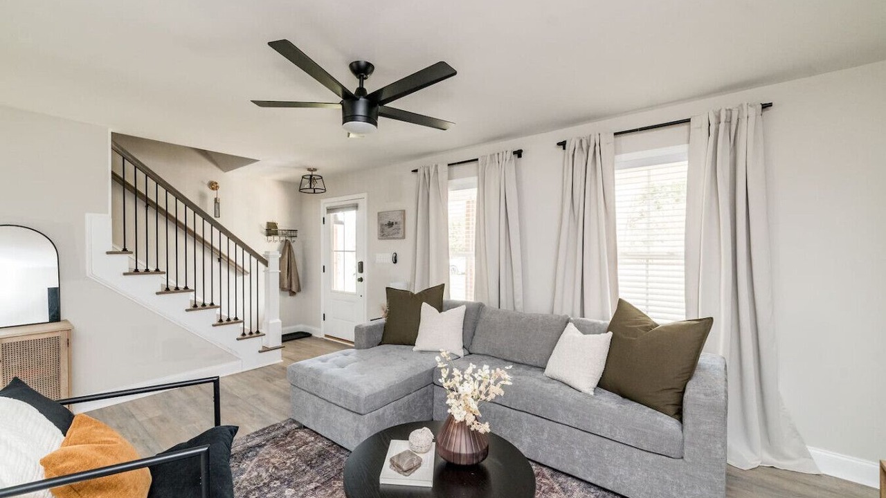 Photo of Livingroom in Madison Heights