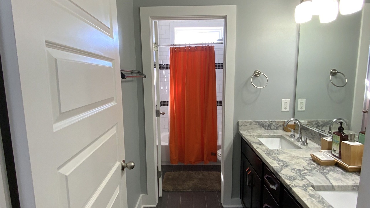 Photo of Bathroom in Shelby Hills