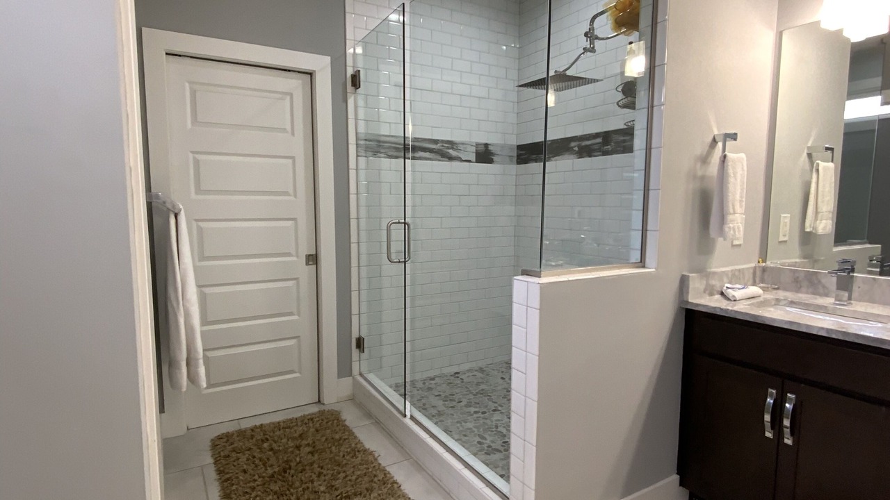 Photo of Bathroom in Shelby Hills