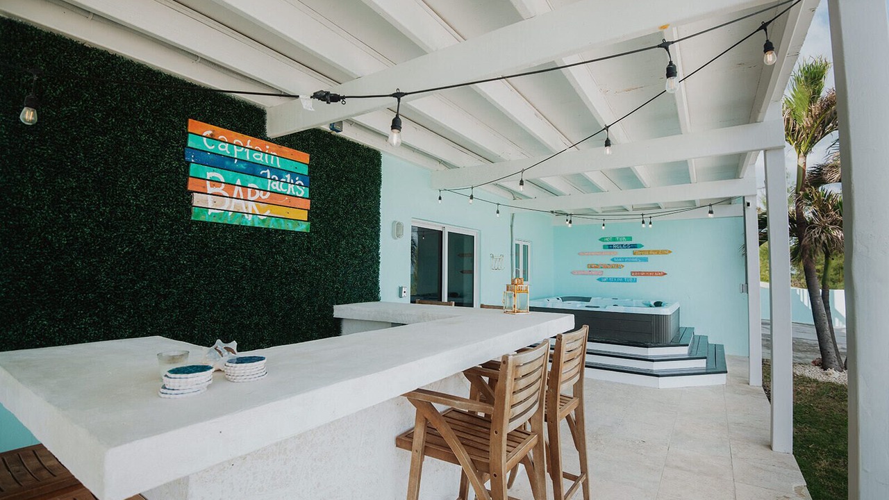 Photo of Patio Balcony in Lubbers Quarters Cay