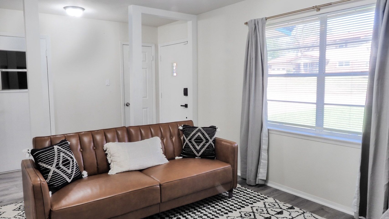 Photo of Livingroom in Euless