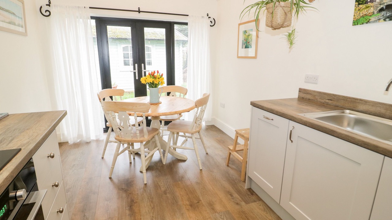 Photo of Kitchen in Henryd