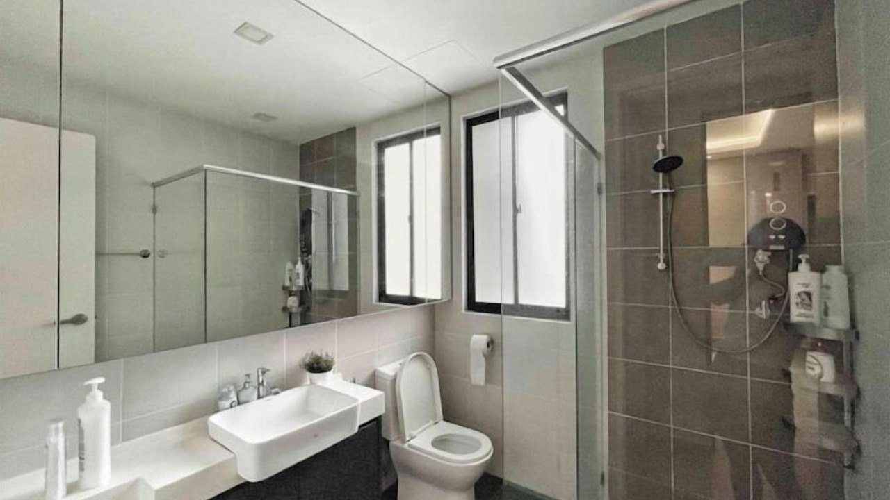 Photo of Bathroom in Maluri