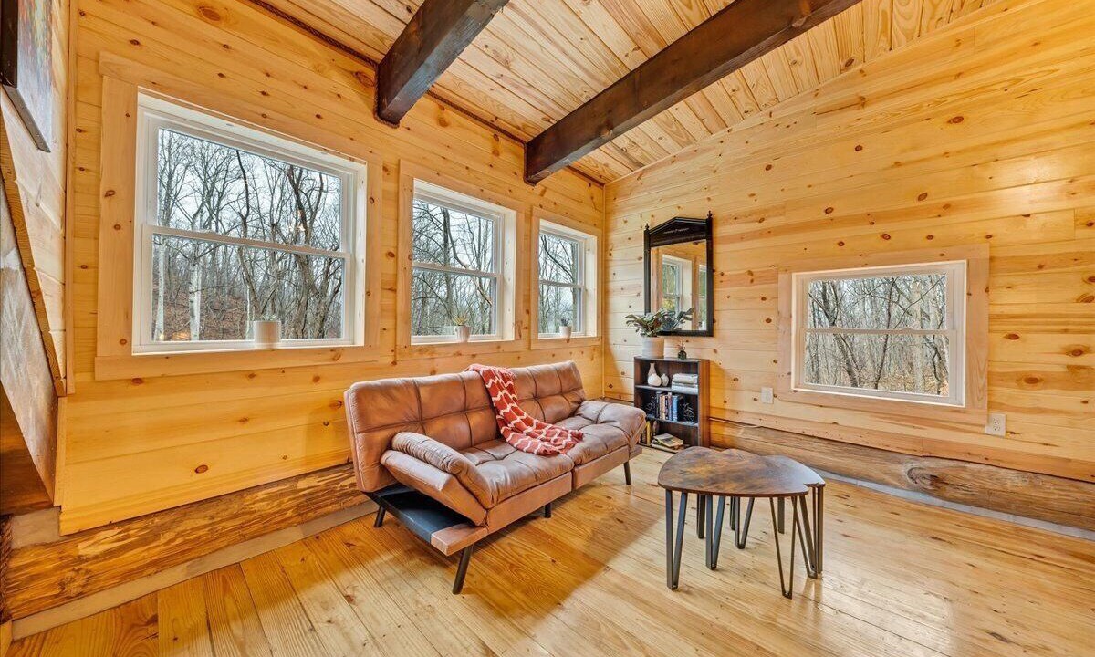 Photo of Livingroom in Troutville