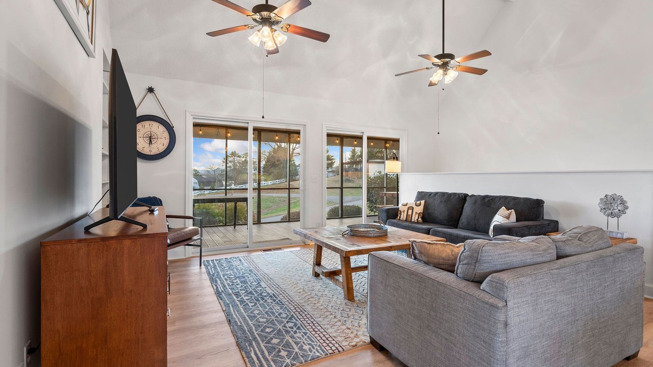 Photo of Bedroom in Hayesville