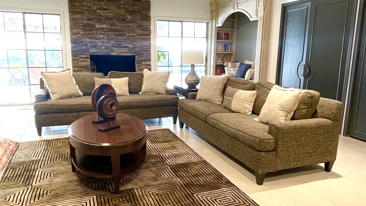 Photo of Livingroom in Mission Hills South