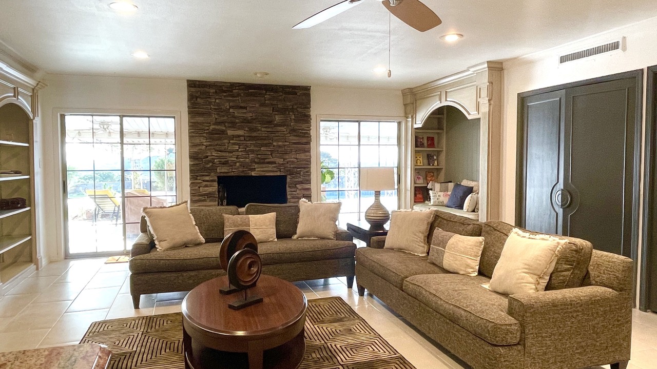 Photo of Livingroom in Mission Hills South