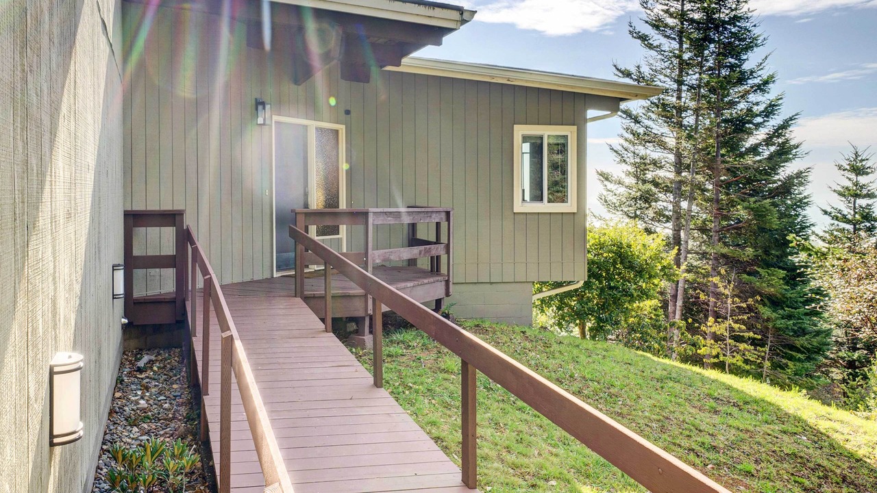 Photo of Patio Balcony in Gold Beach