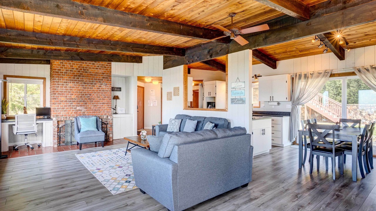 Photo of Livingroom in Gold Beach