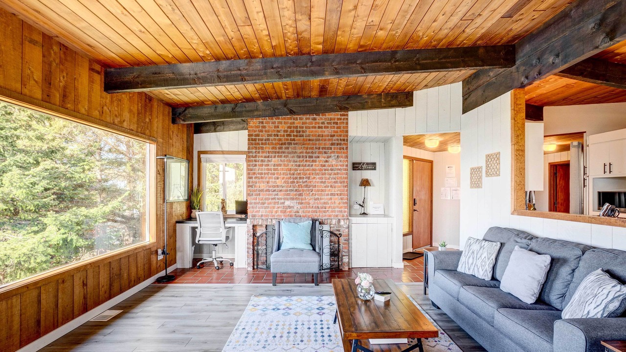 Photo of Bedroom in Gold Beach