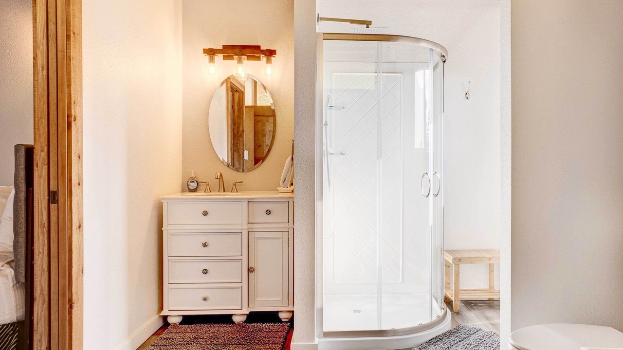 Photo of Bathroom in Gold Beach