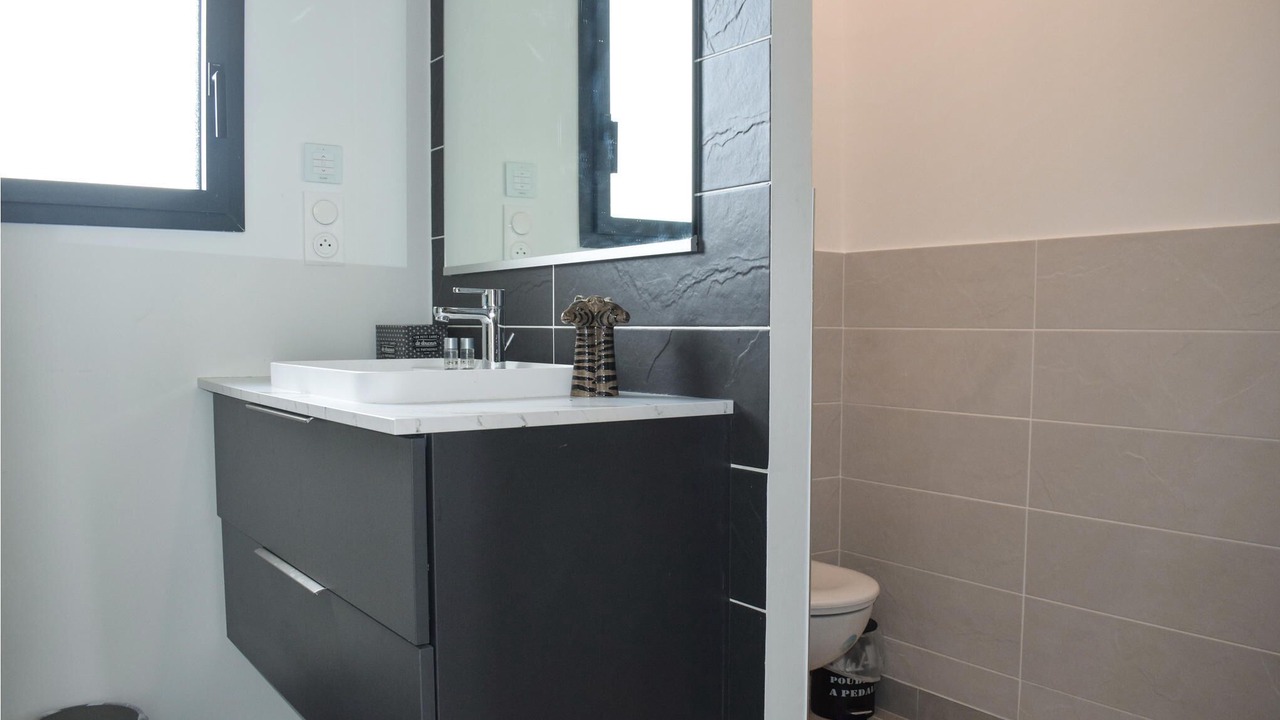 Photo of Bathroom in Lantic