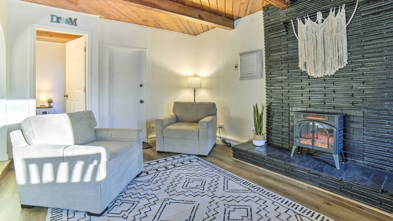Photo of Livingroom in West University