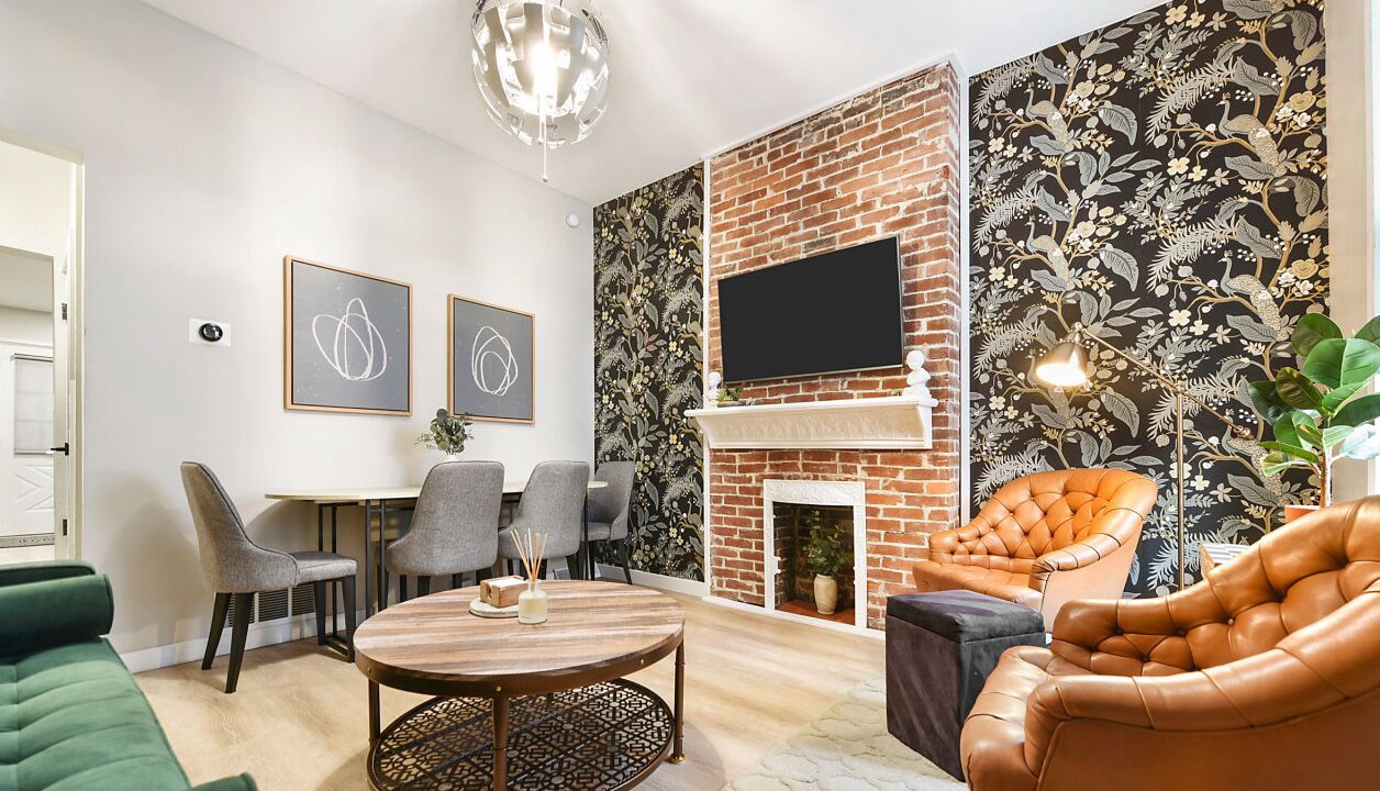 Photo of Livingroom in Lower Lawrenceville