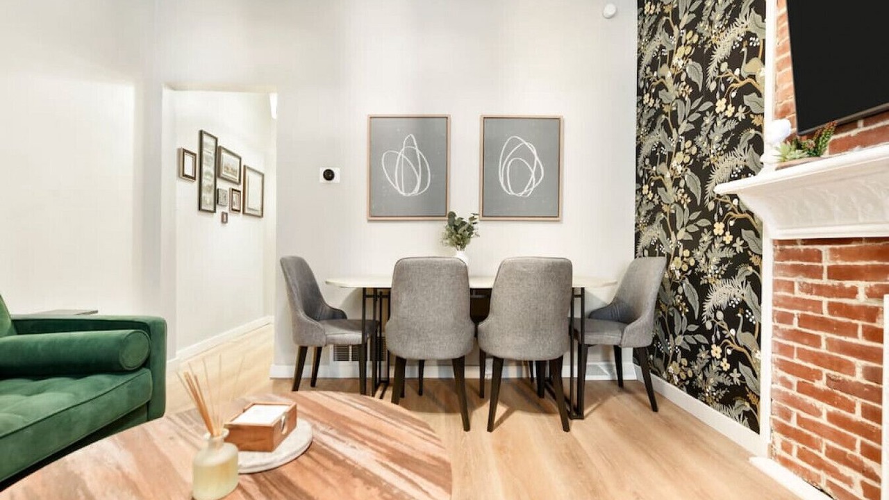 Photo of Livingroom in Lower Lawrenceville