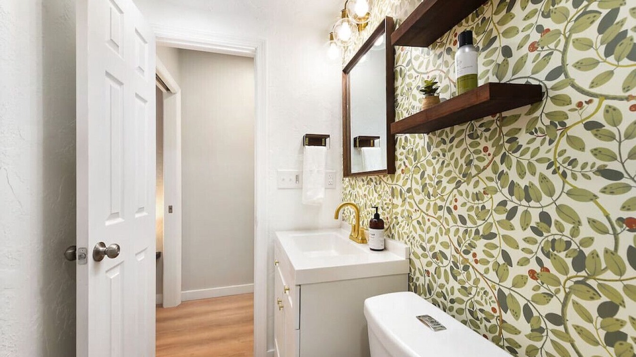 Photo of Bathroom in Lower Lawrenceville