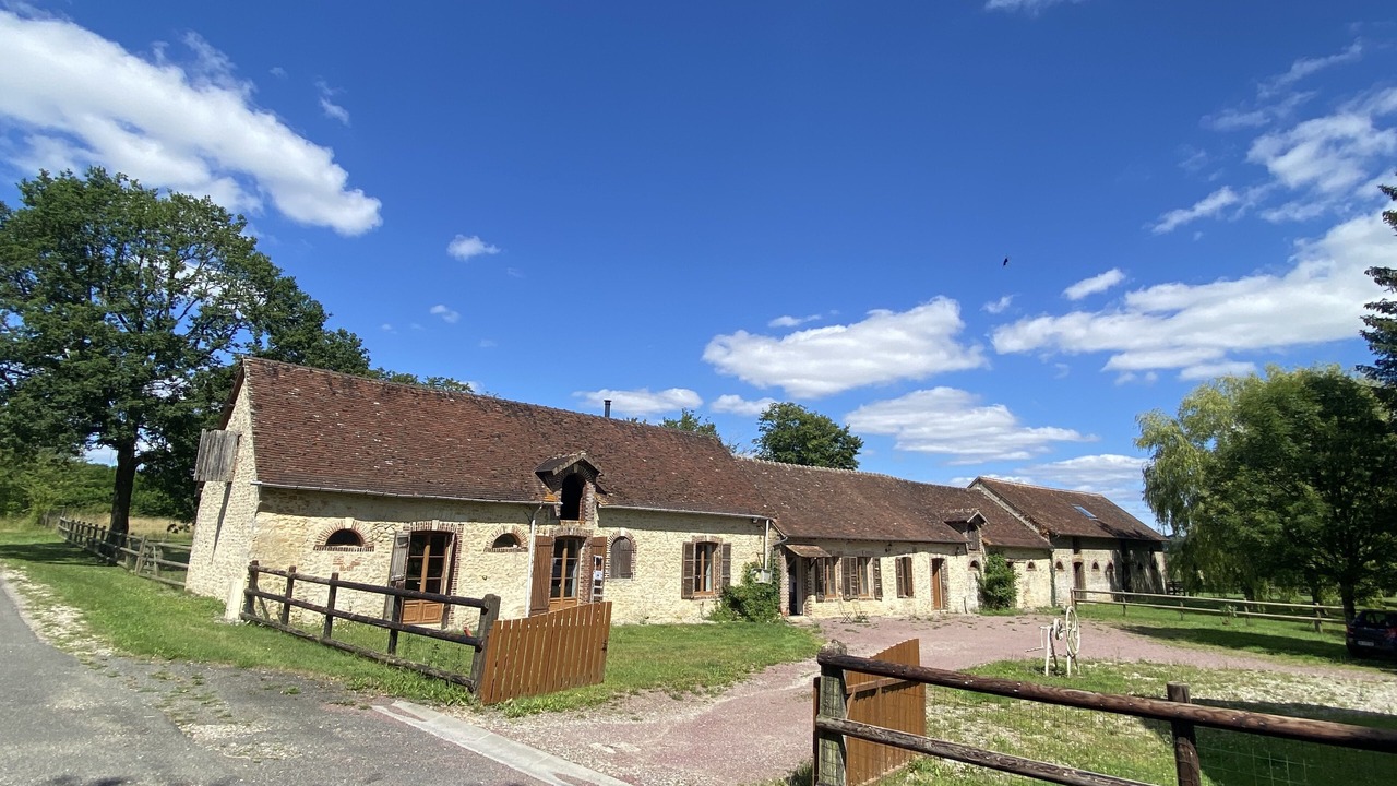 Photo of Outdoor in Saint-Julien-sur-Sarthe
