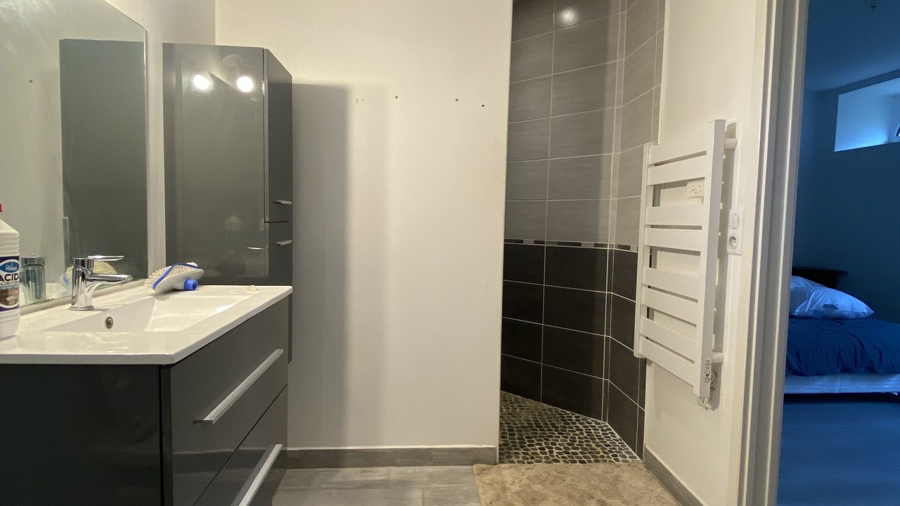Photo of Bathroom in Saint-Julien-sur-Sarthe