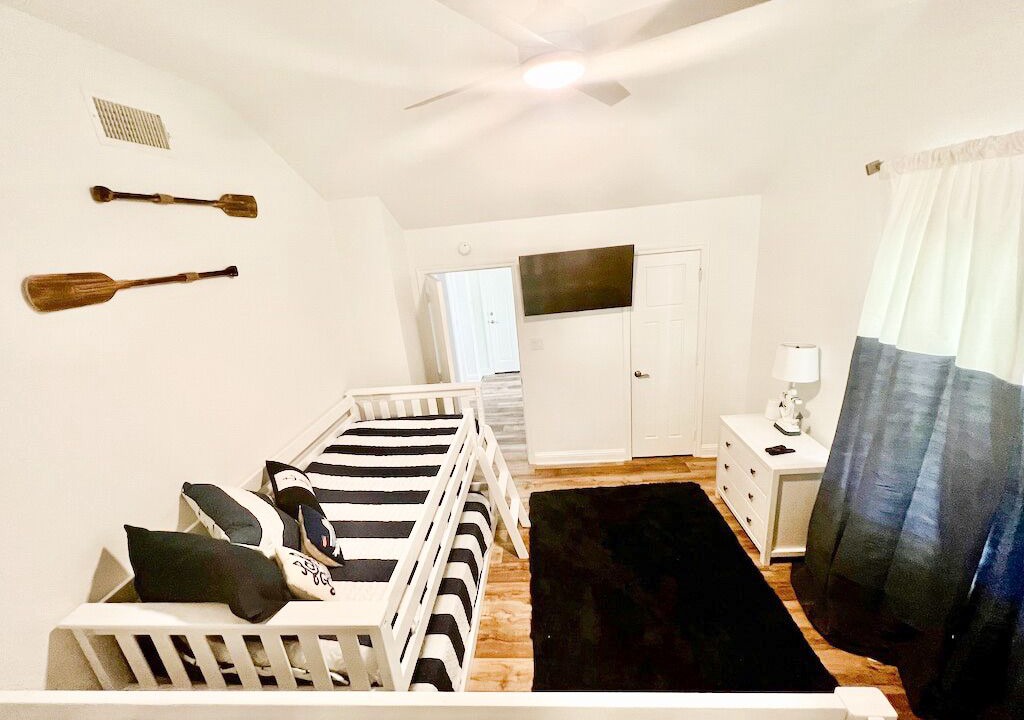 Photo of Bedroom in Cedar Creek Reservoir