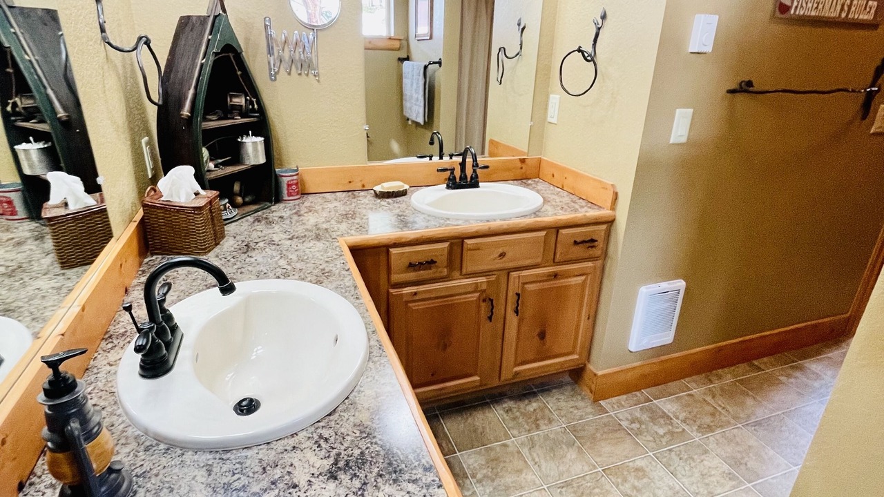 Photo of Bathroom in Crescent