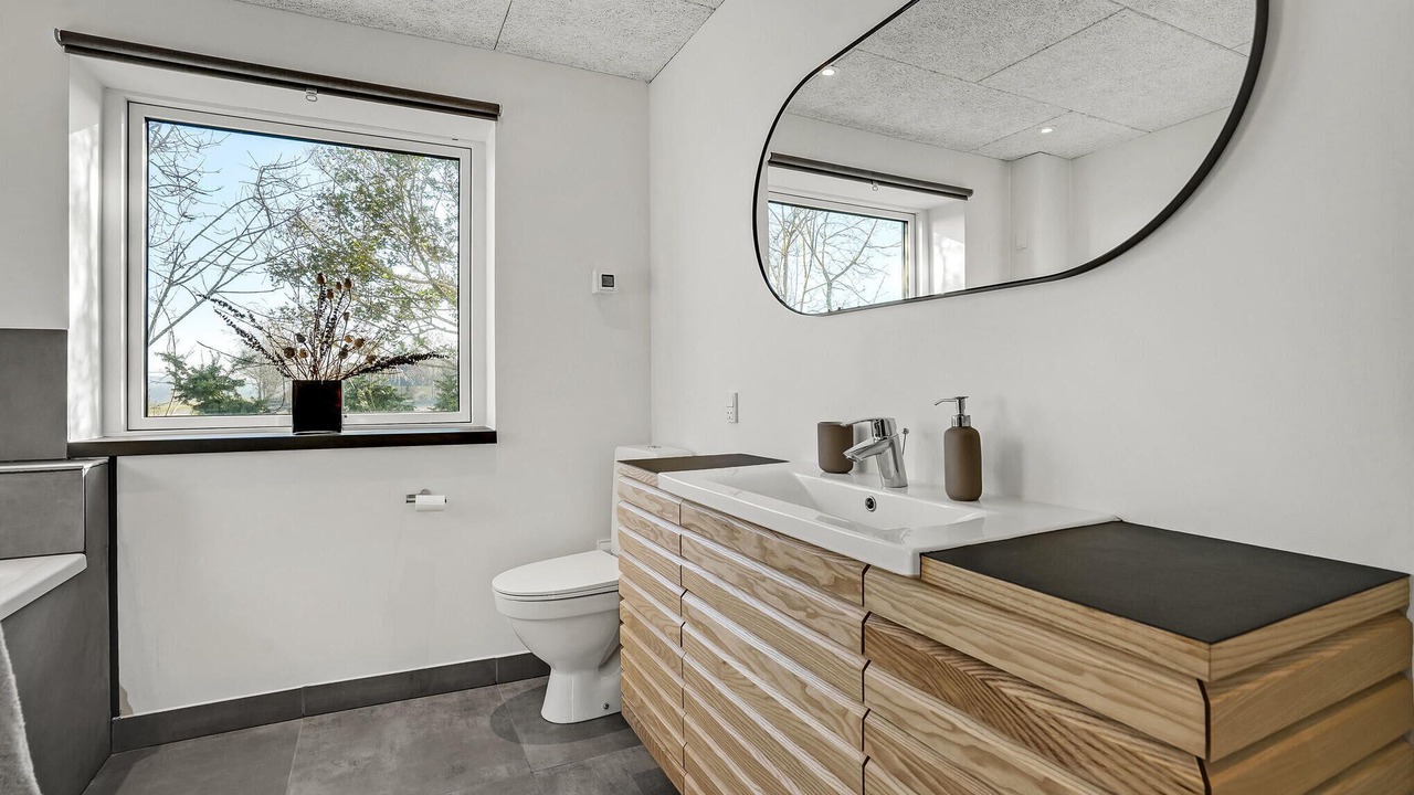 Photo of Bathroom in Helnæs By