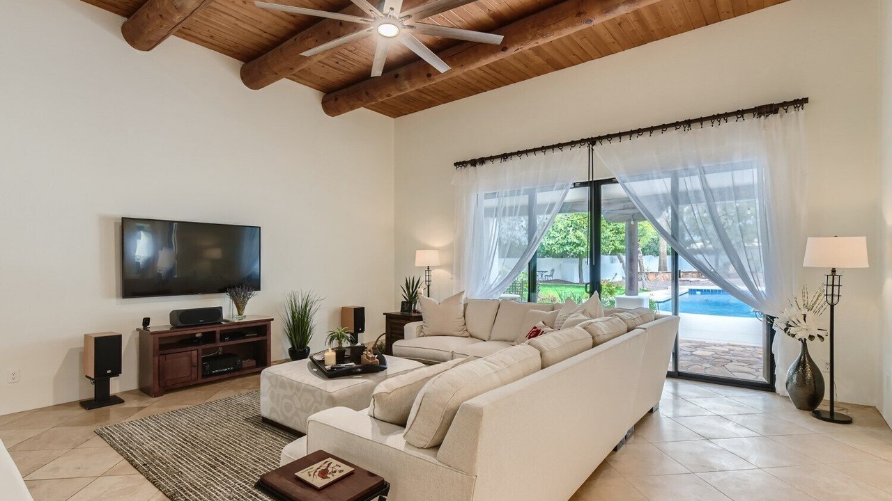 Photo of Livingroom in Cactus Acres