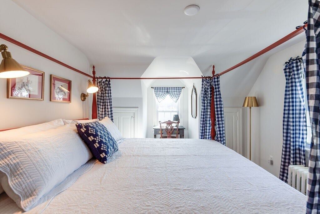 Photo of Bedroom in Potomac West