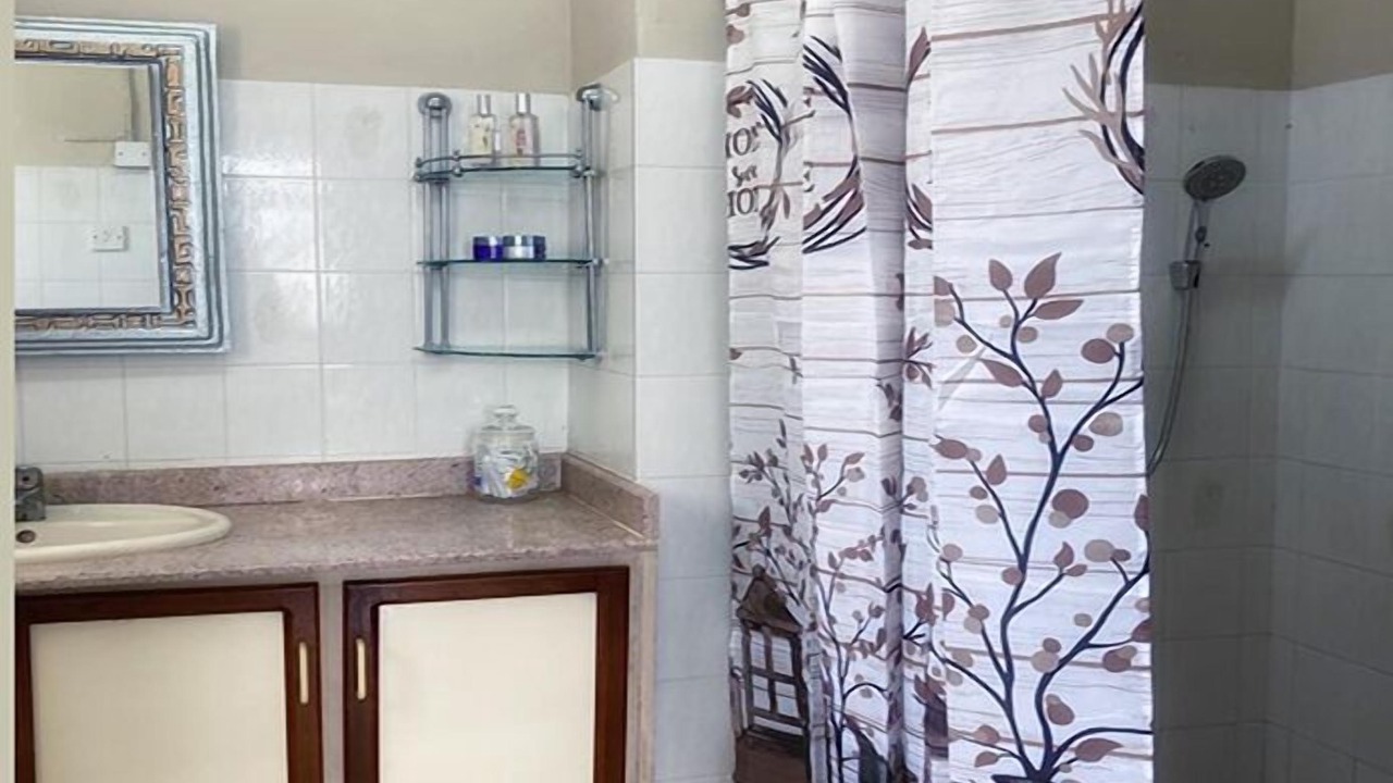 Photo of Bathroom in Port Louis