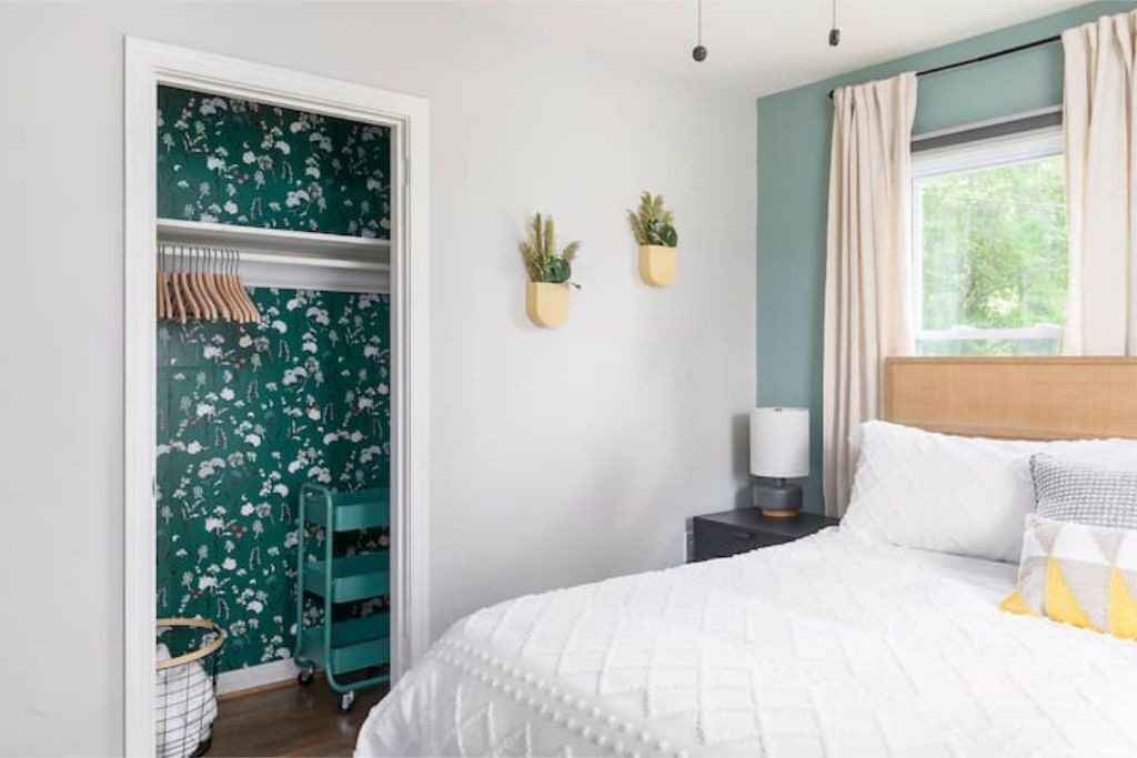 Photo of Bedroom in Crestline Heights