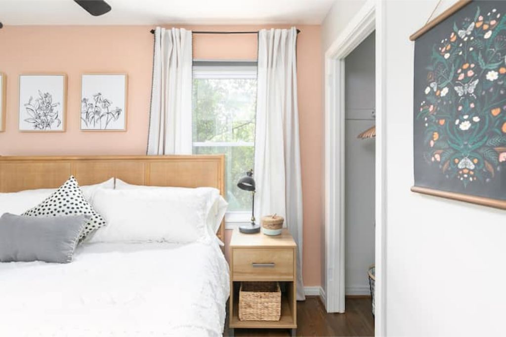 Photo of Bedroom in Crestline Heights