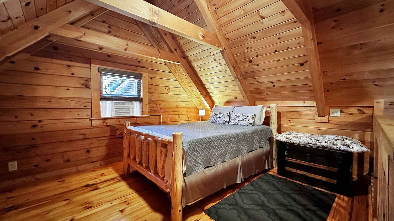 Photo of Bedroom in Pine Mountain Valley