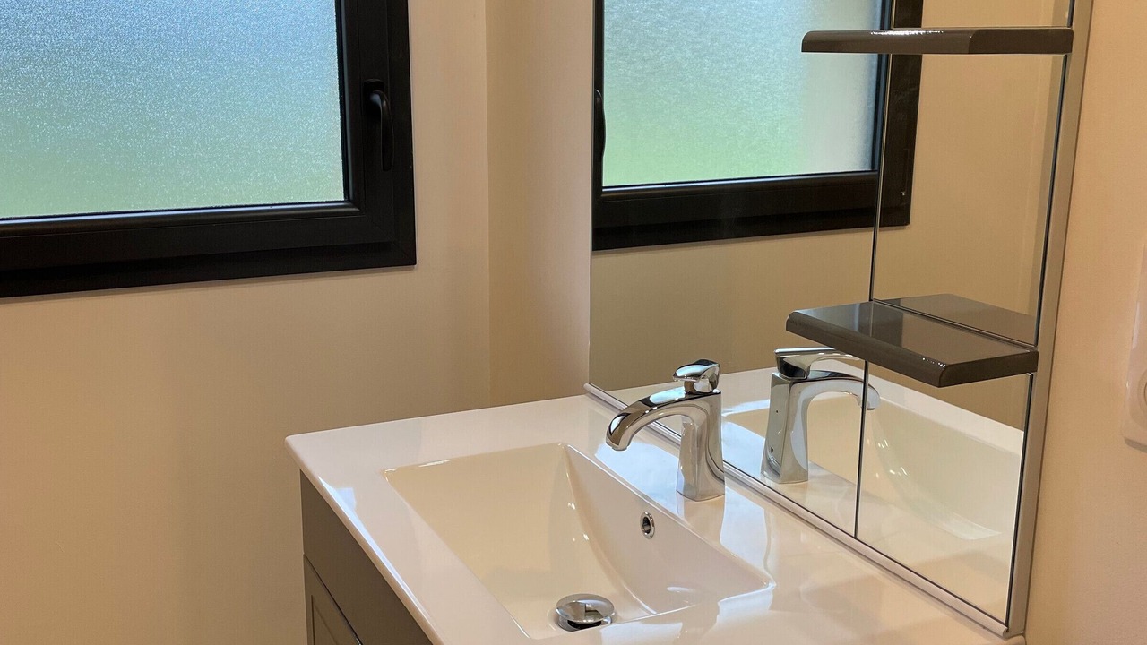 Photo of Bathroom in Saint-Georges-du-Rosay
